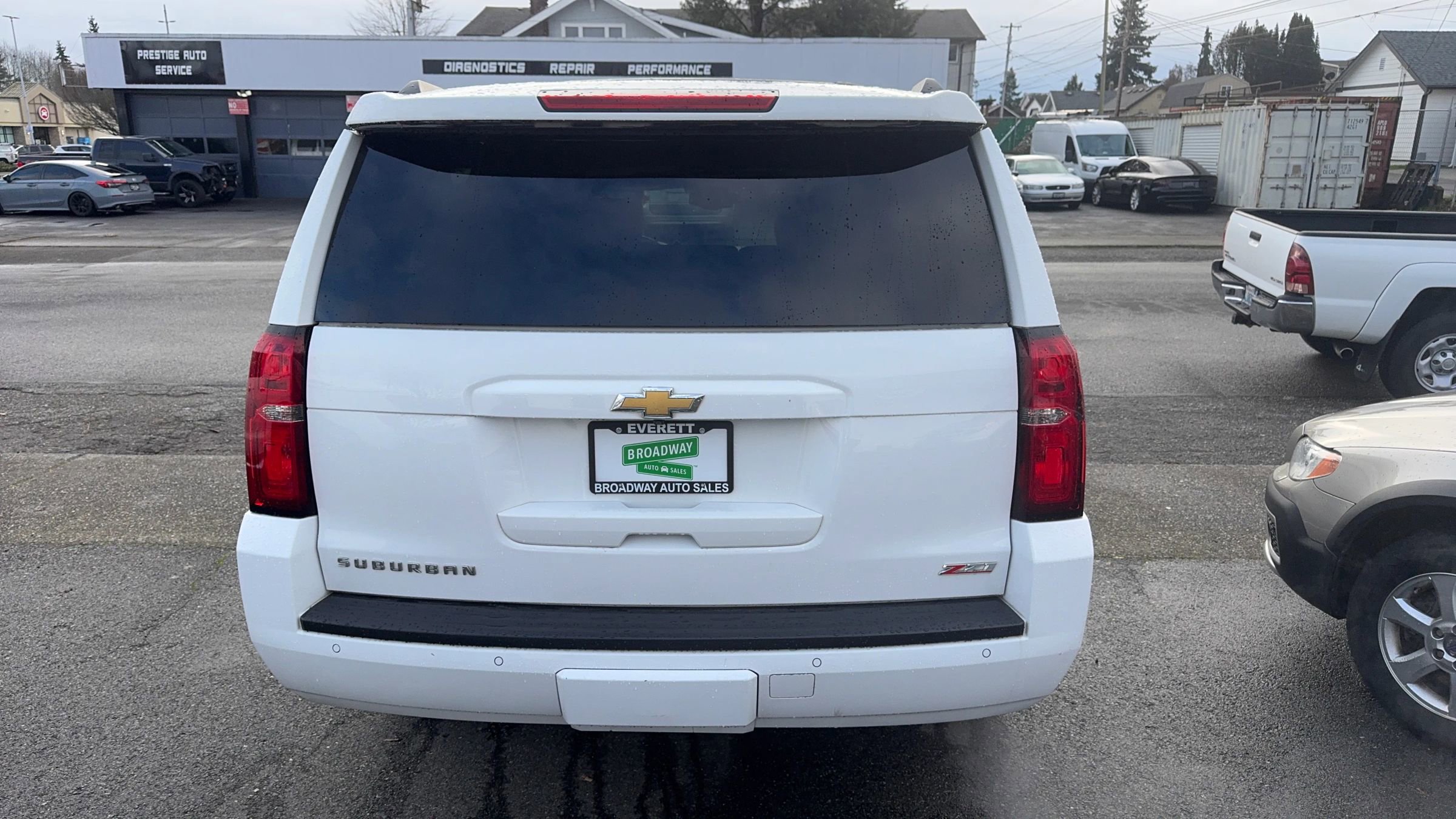 Used 2016 Chevrolet Suburban LT image 7