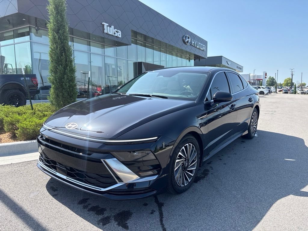 Certified 2025 Hyundai Sonata SEL FWD image 2