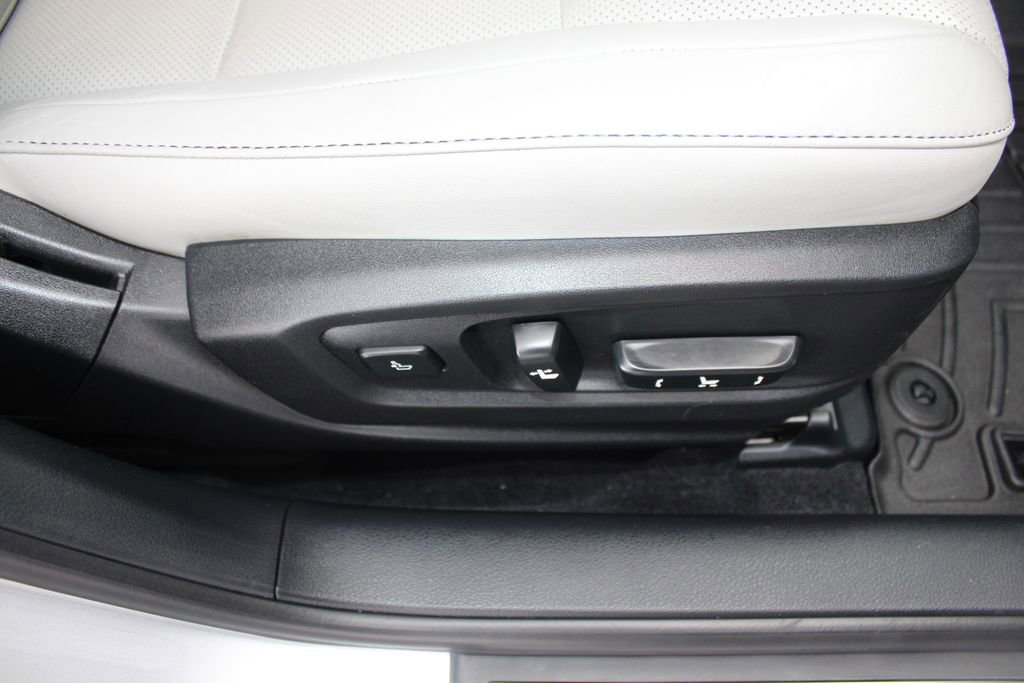 Used 2014 Lexus ES 350 w/ Luxury Package image 44