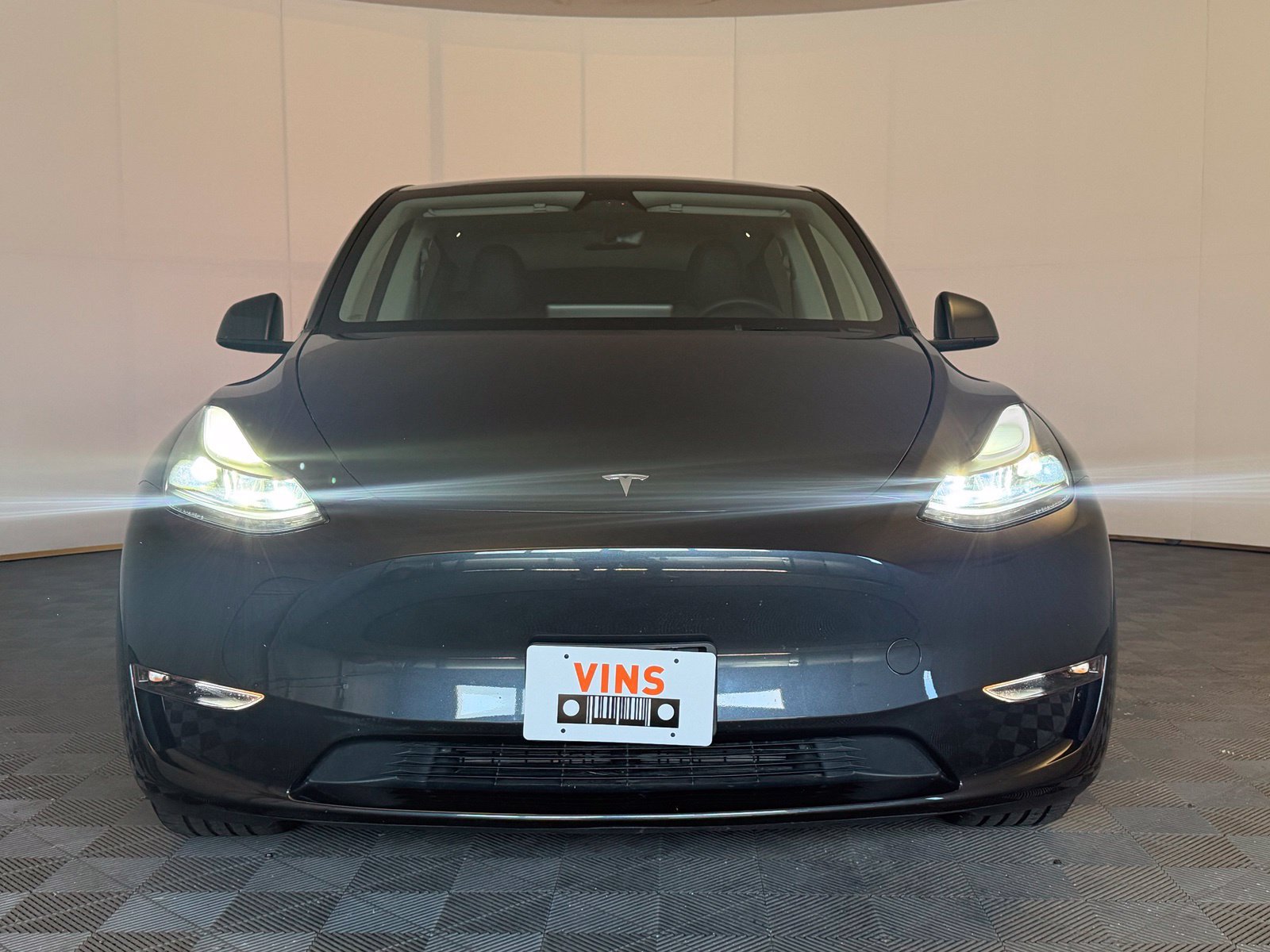 Used 2024 Tesla Model Y Long Range AWD/4WD image 3