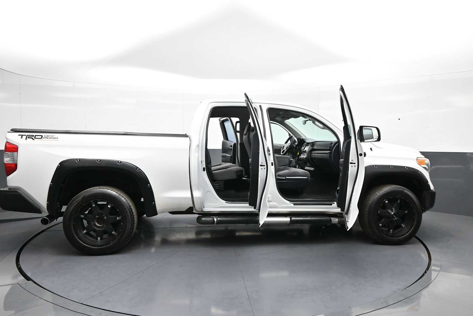 Used 2016 Toyota Tundra SR w/ Exterior Package AWD/4WD image 40