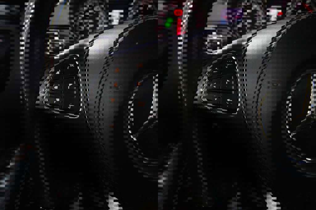 Used 2018 Mercedes-Benz GLS 550 4MATIC w/ Driver Assistance Package image 41