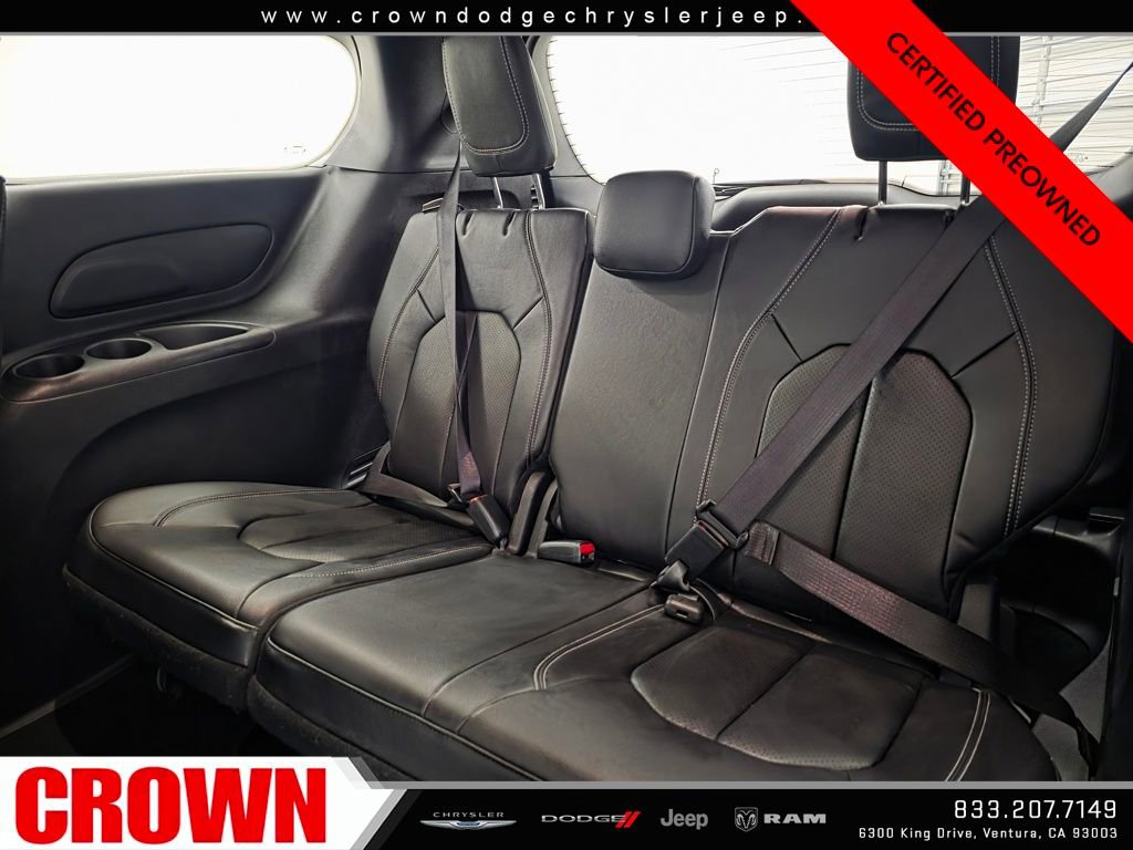 Certified 2022 Chrysler Pacifica Touring-L w/ S Appearance Package image 17