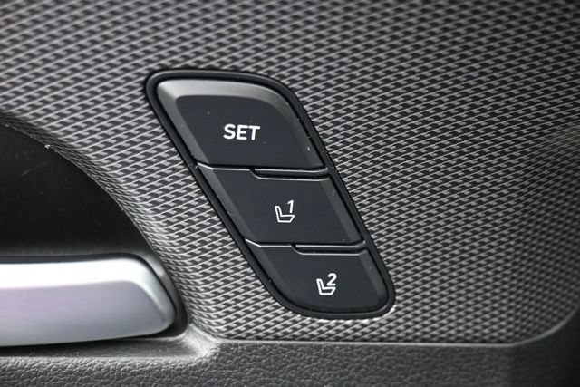 Used 2020 Hyundai Santa Fe Limited FWD image 15