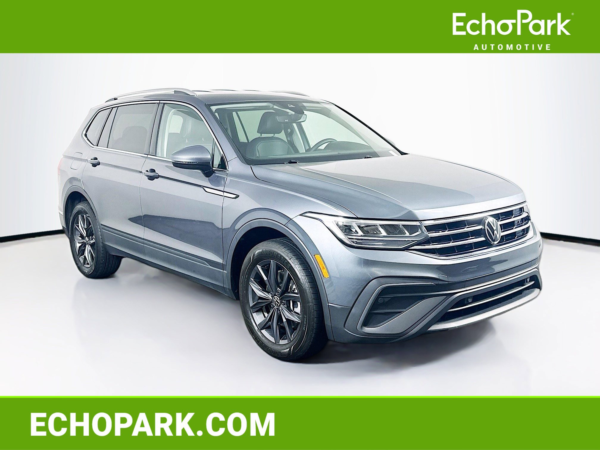 Used 2022 Volkswagen Tiguan SE image 1