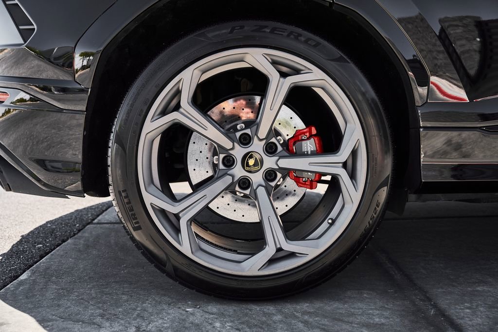 Used 2022 Lamborghini Urus AWD/4WD image 20