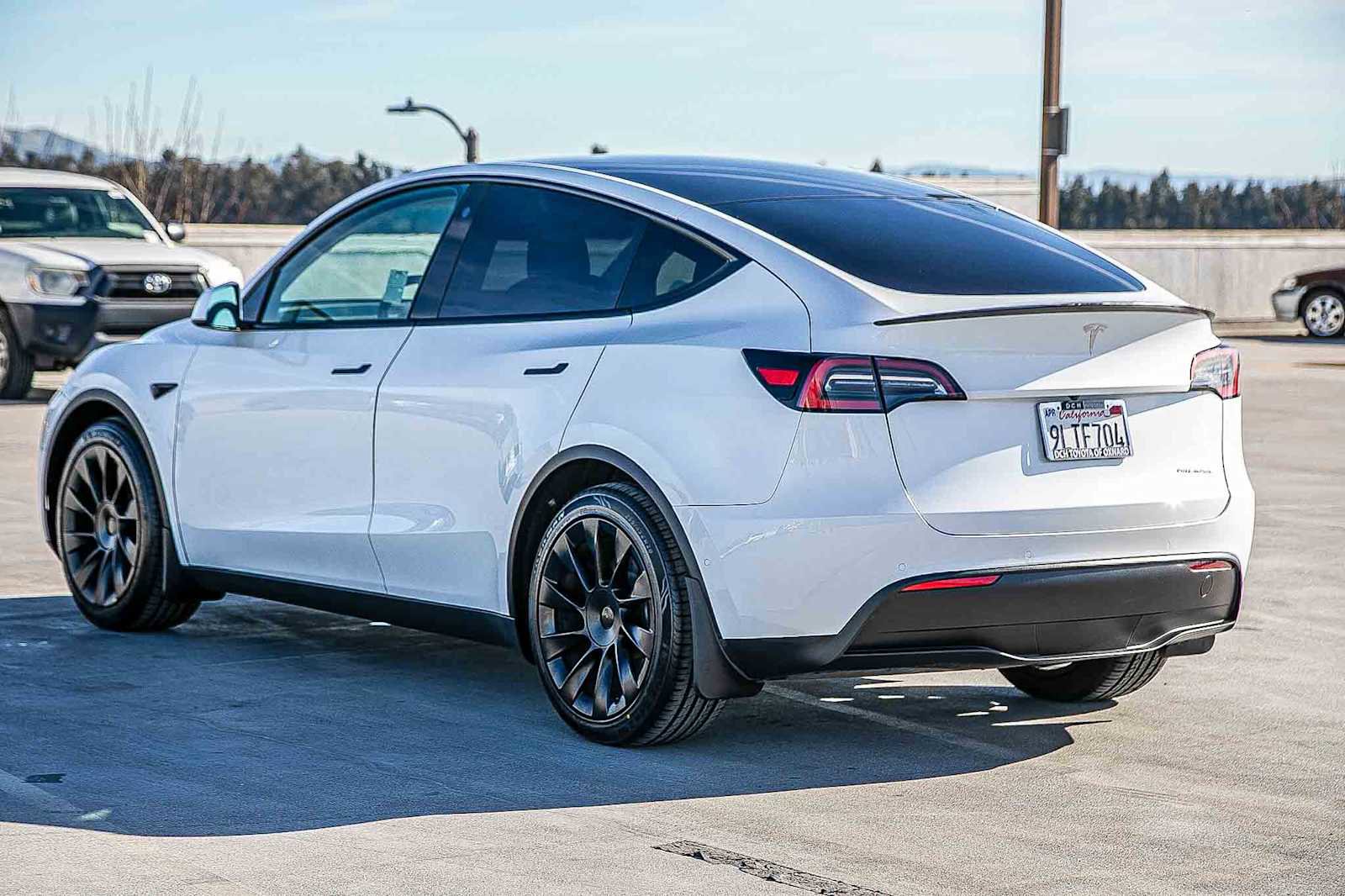 Used 2021 Tesla Model Y Long Range image 7