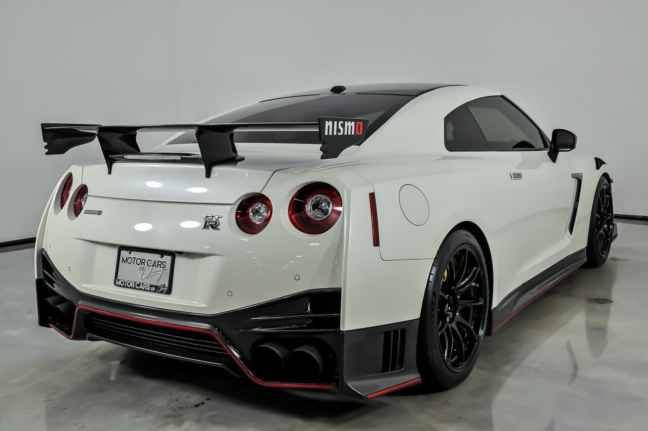 Used 2020 Nissan GT-R NISMO AWD/4WD image 12