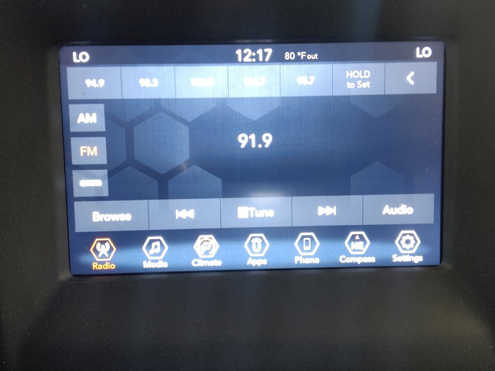 Used 2019 Jeep Compass Latitude FWD image 25