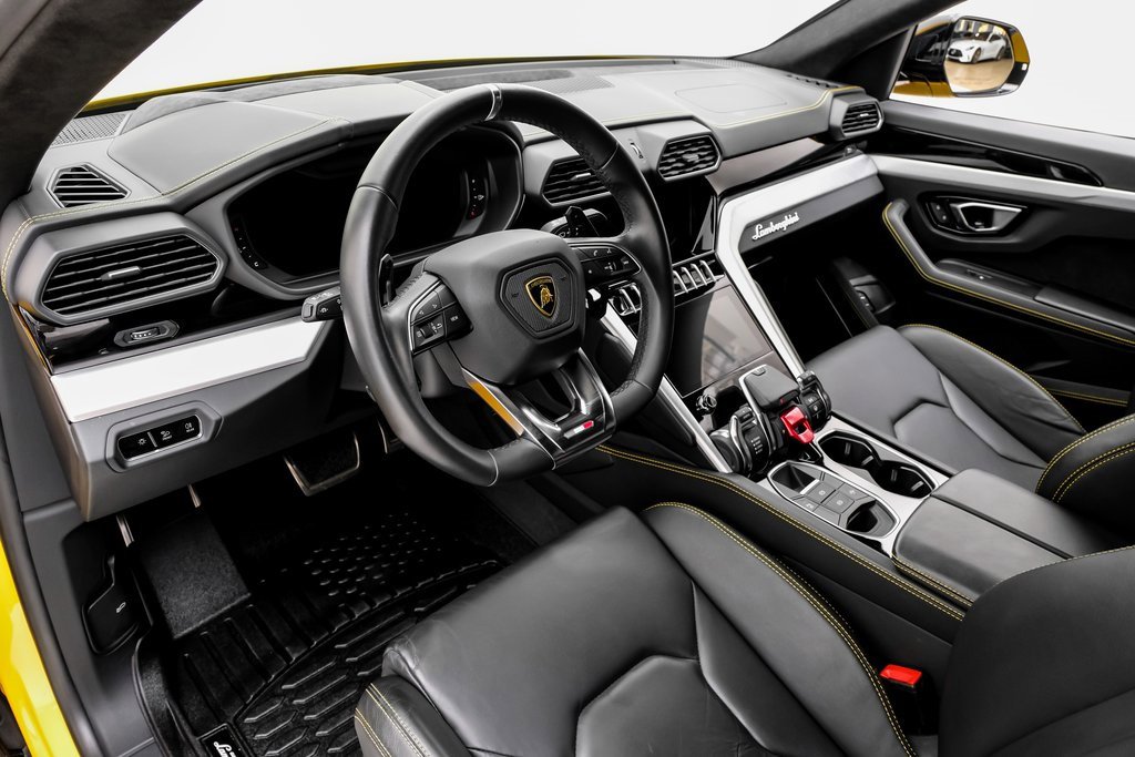 Used 2022 Lamborghini Urus image 5