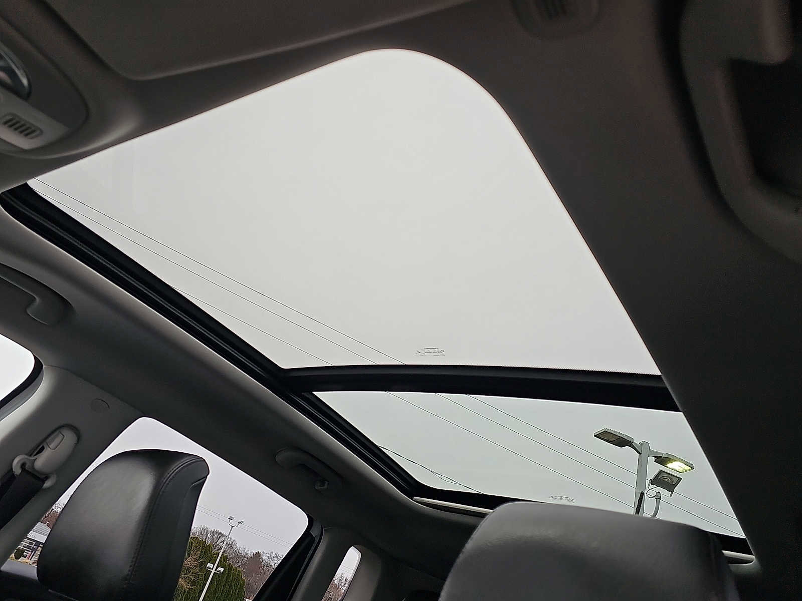 Used 2022 Jeep Compass Trailhawk w/ Sun and Sound Group image 15