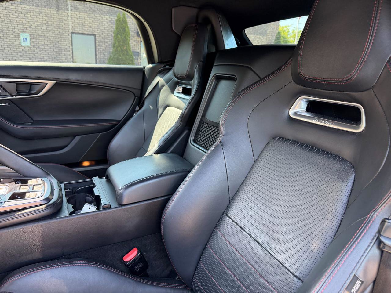 Used 2018 Jaguar F-TYPE Convertible RWD image 12
