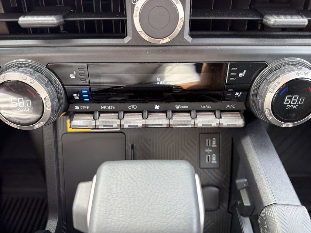 Used 2025 Toyota 4Runner Limited image 33