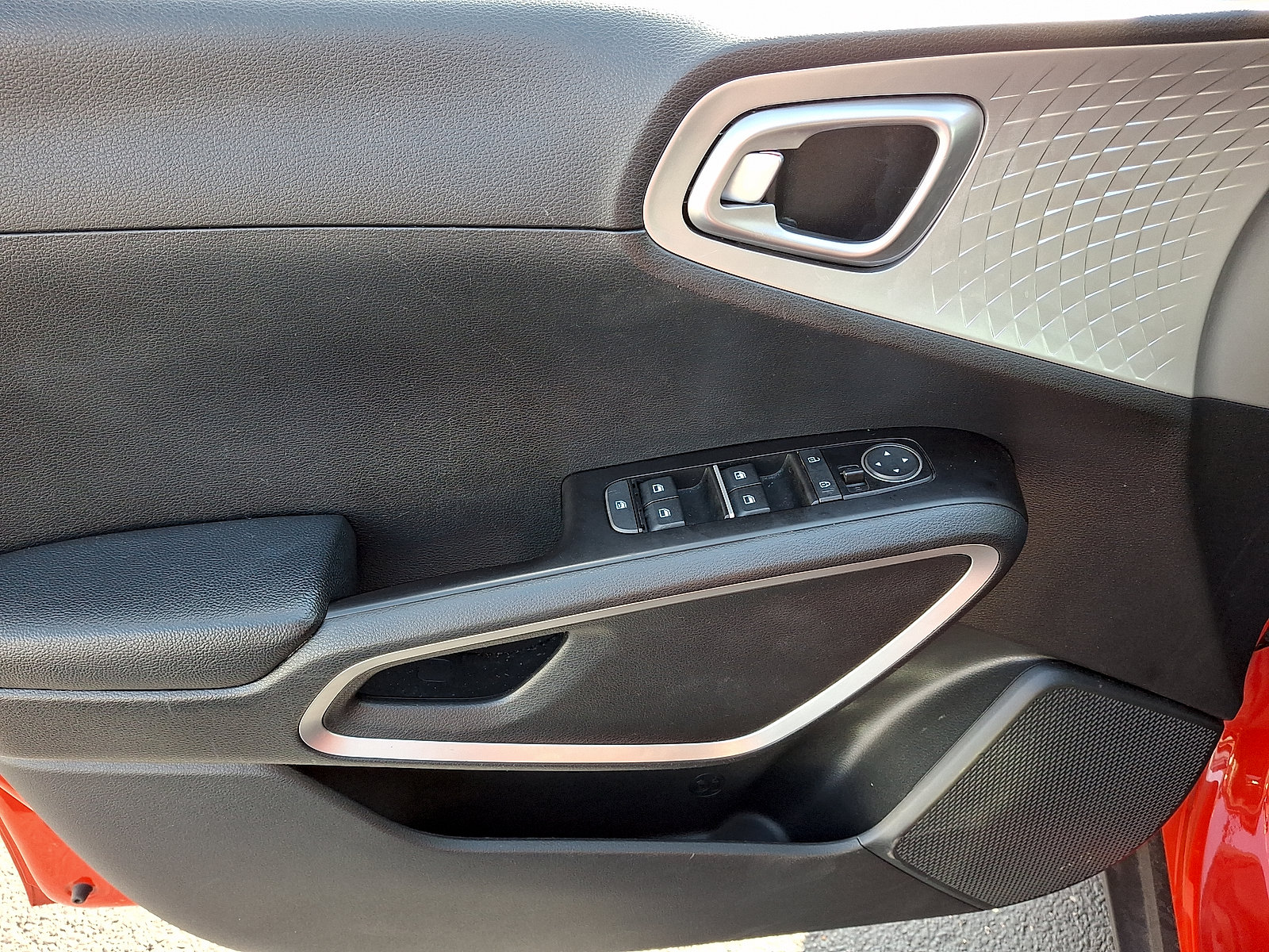 Used 2022 Kia Soul LX w/ Technology Package FWD video 2