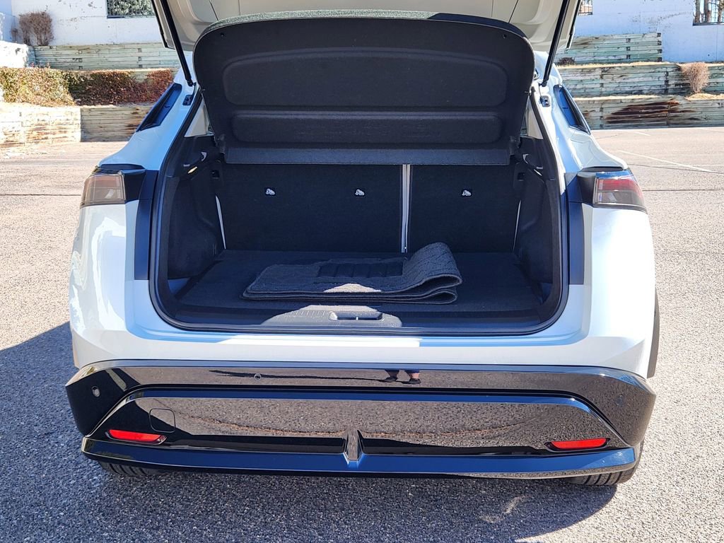 Used 2024 Nissan Ariya AWD image 15