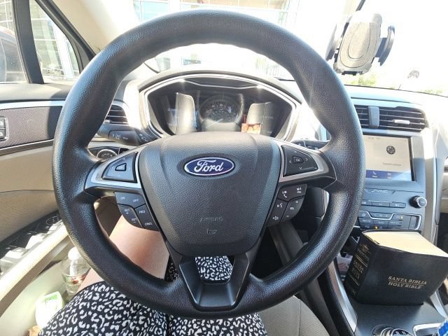 Used 2019 Ford Fusion SE FWD image 29