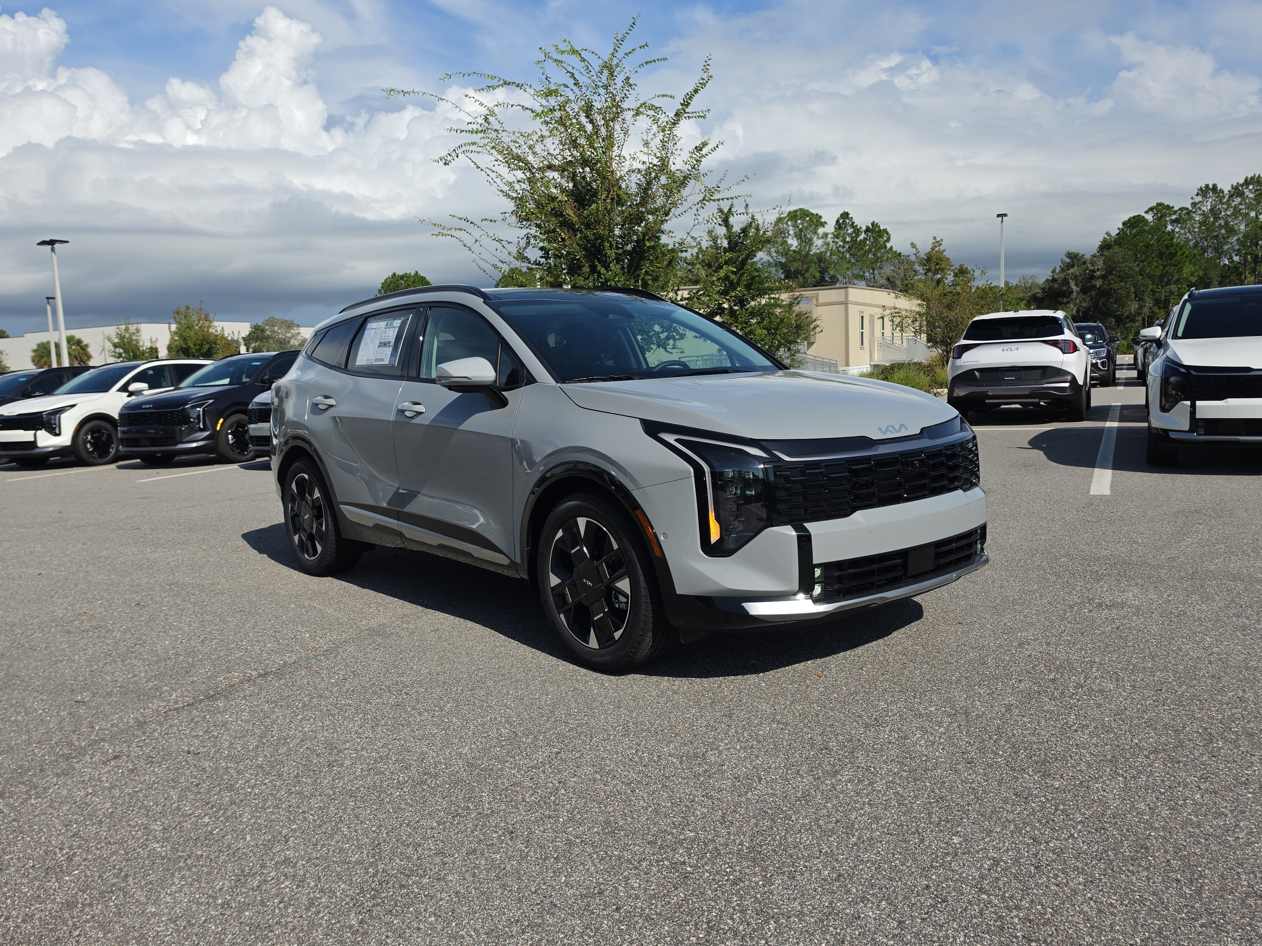 New 2026 Kia Sportage SX FWD image 2