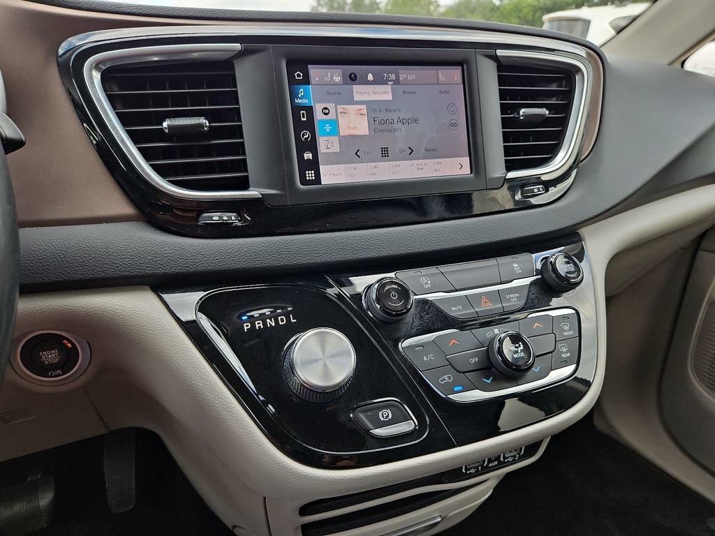 Used 2023 Chrysler Voyager LX FWD image 22