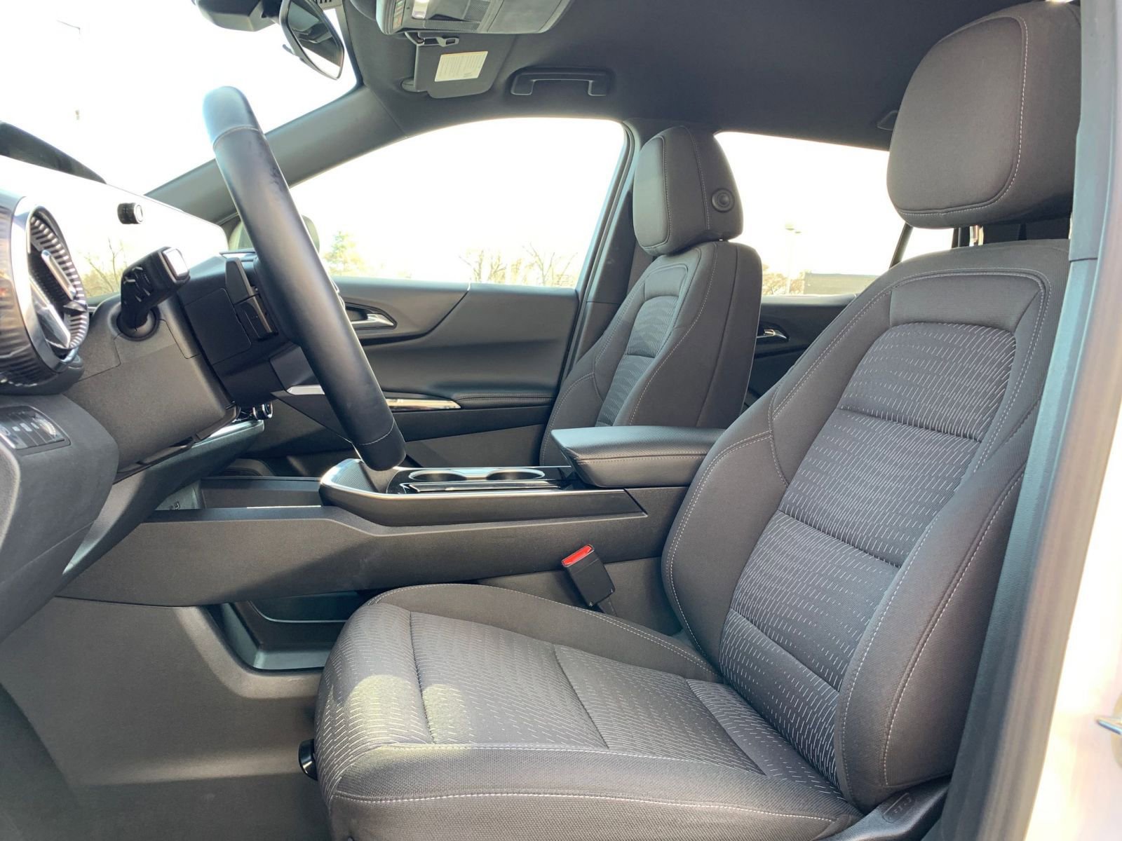 Used 2025 Chevrolet Equinox LT image 25