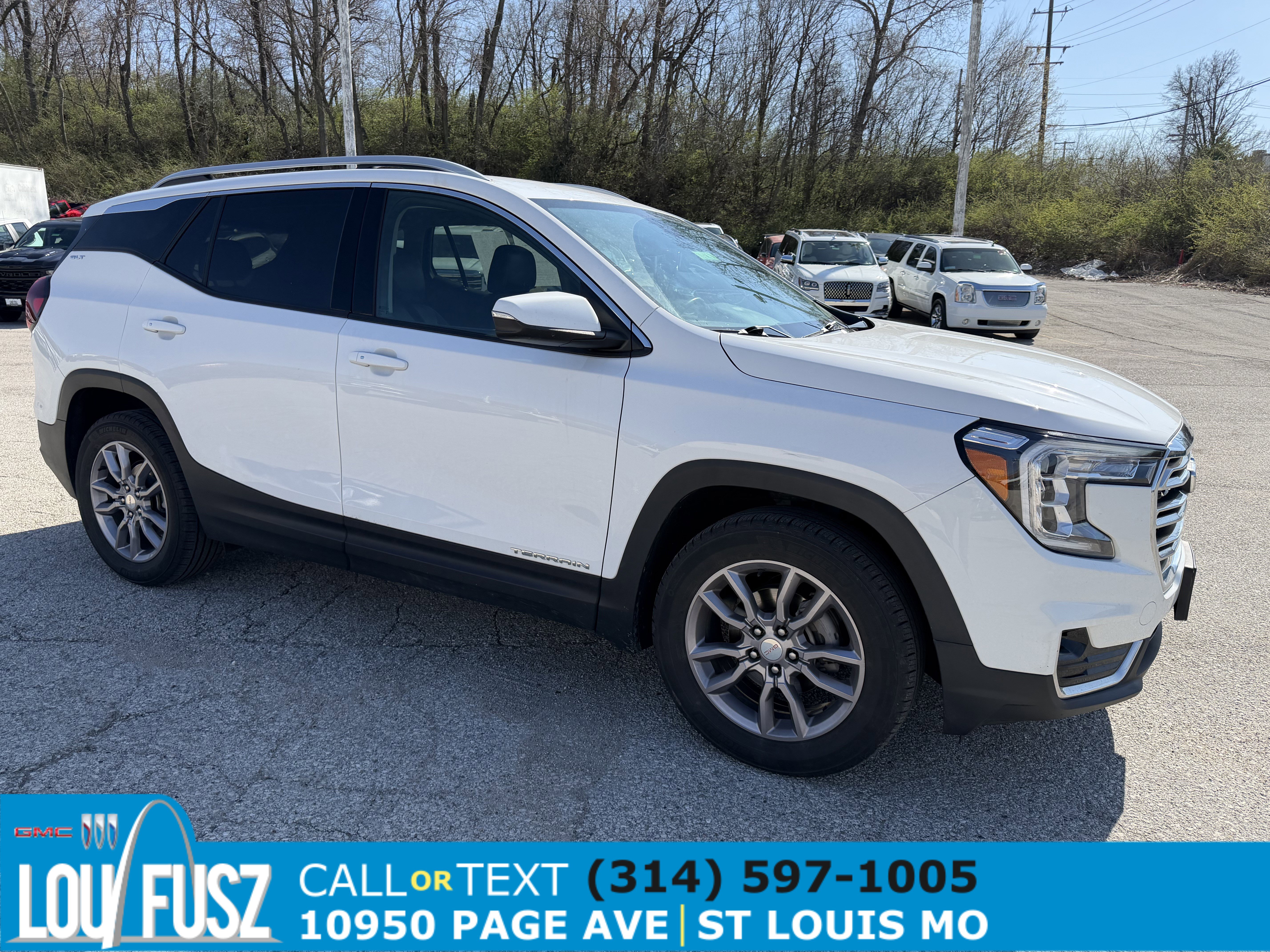 Used 2023 GMC Terrain SLT image 1