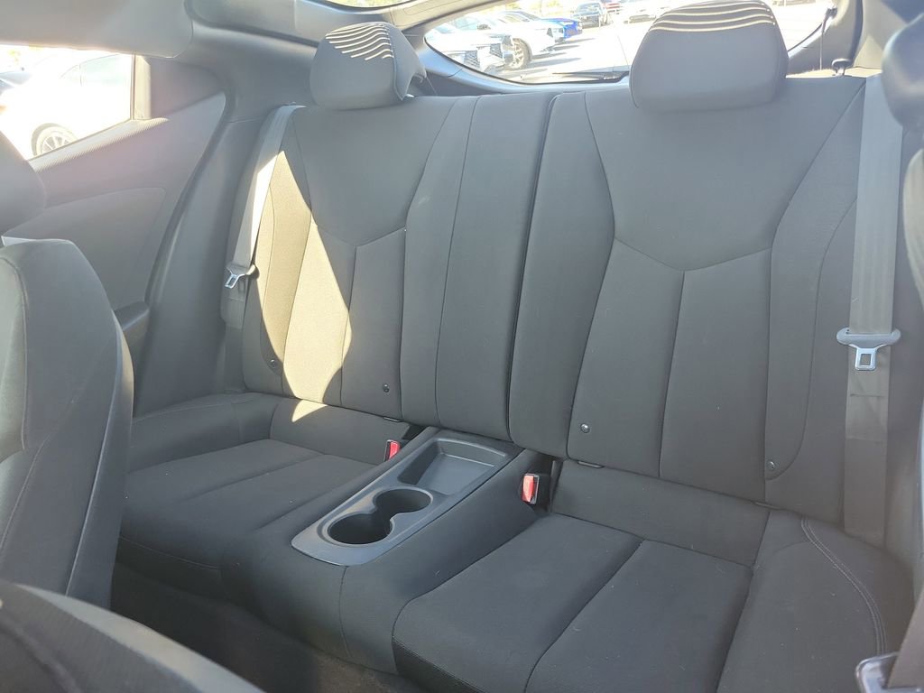 Used 2017 Hyundai Veloster Value Edition w/ Graphic Package (Lower Body) image 12