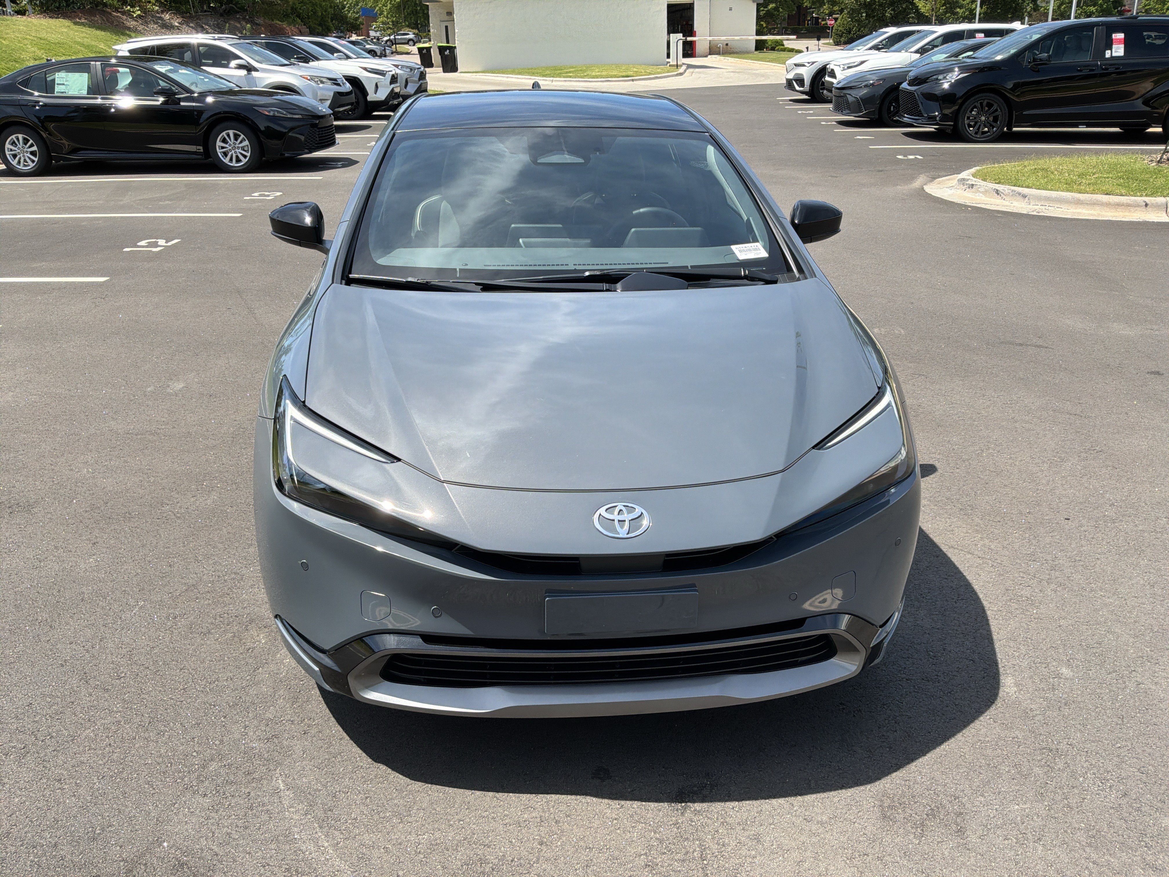 Used 2024 Toyota Prius Limited FWD image 3