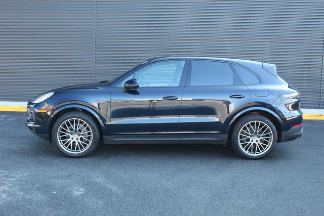 Certified 2023 Porsche Cayenne Platinum Edition w/ Assistance Package image 2