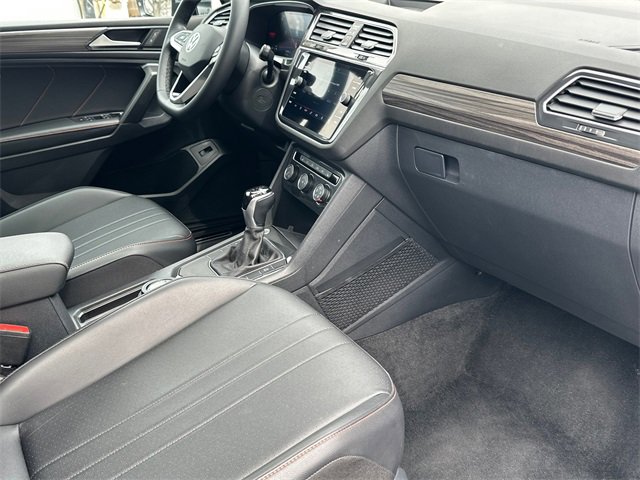 Used 2024 Volkswagen Tiguan Wolfsburg Edition image 28