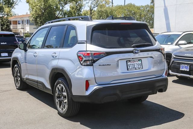 Used 2025 Subaru Forester Premium AWD/4WD image 8