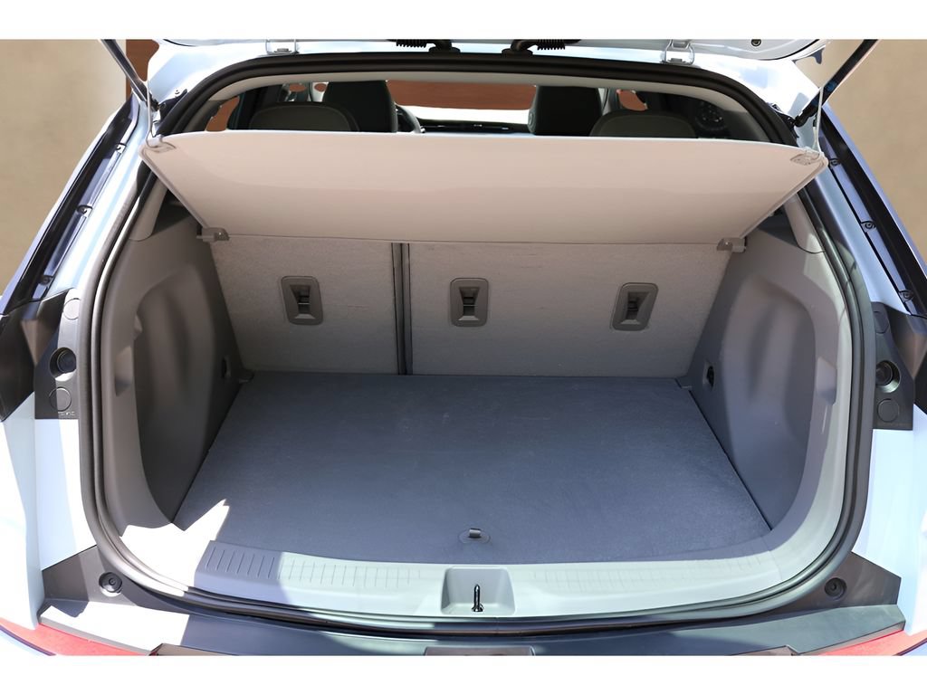 Used 2023 Chevrolet Bolt EUV Premier FWD image 17