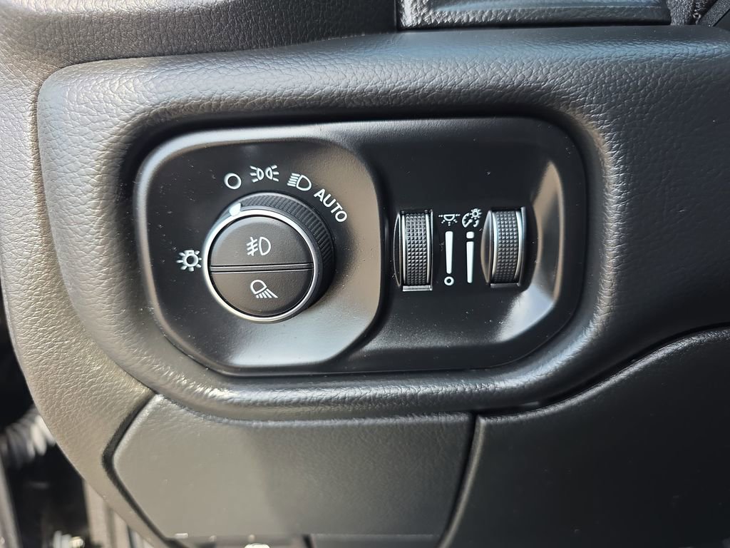 Used 2020 RAM 3500 Laramie image 29