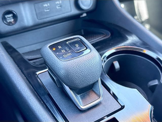 Used 2024 Nissan Rogue S FWD image 16