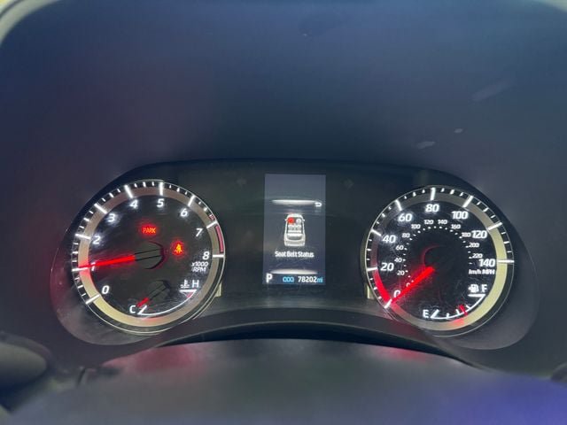 Used 2022 Toyota Highlander LE AWD/4WD image 32