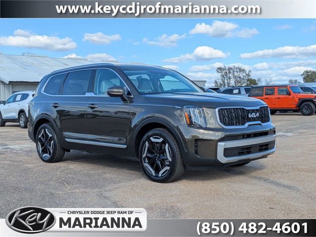 Used 2024 Kia Telluride EX w/ EX Captain's Chair Package image 1