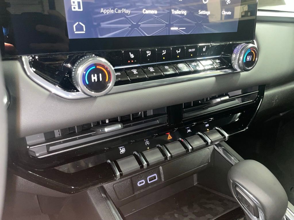 New 2026 GMC Canyon Elevation w/ Convenience Package image 17