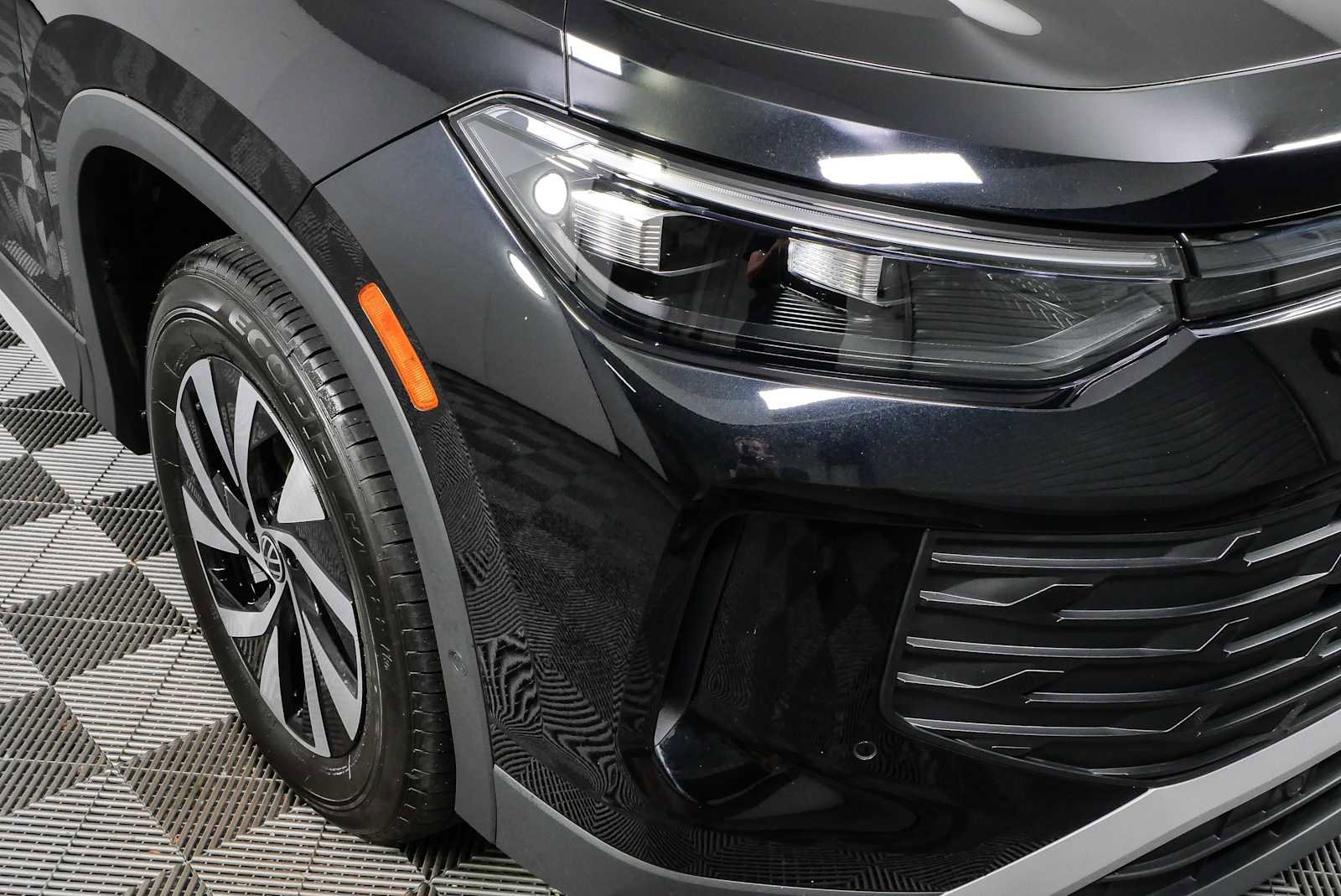 Certified 2025 Volkswagen Tiguan S AWD/4WD image 38