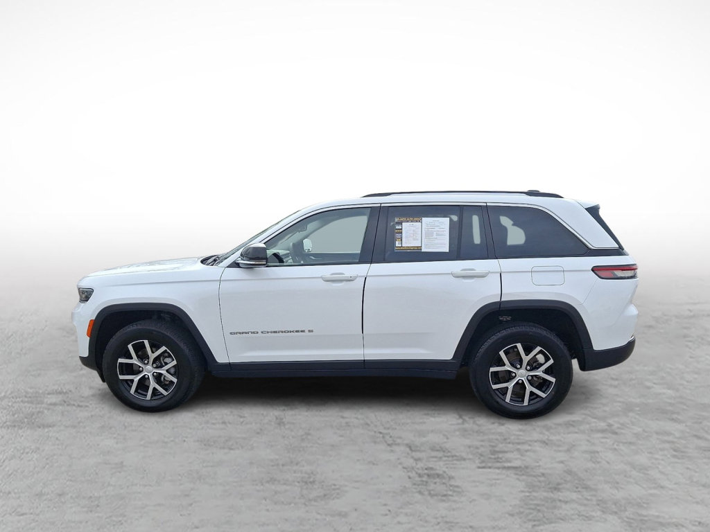 Used 2023 Jeep Grand Cherokee Limited image 2
