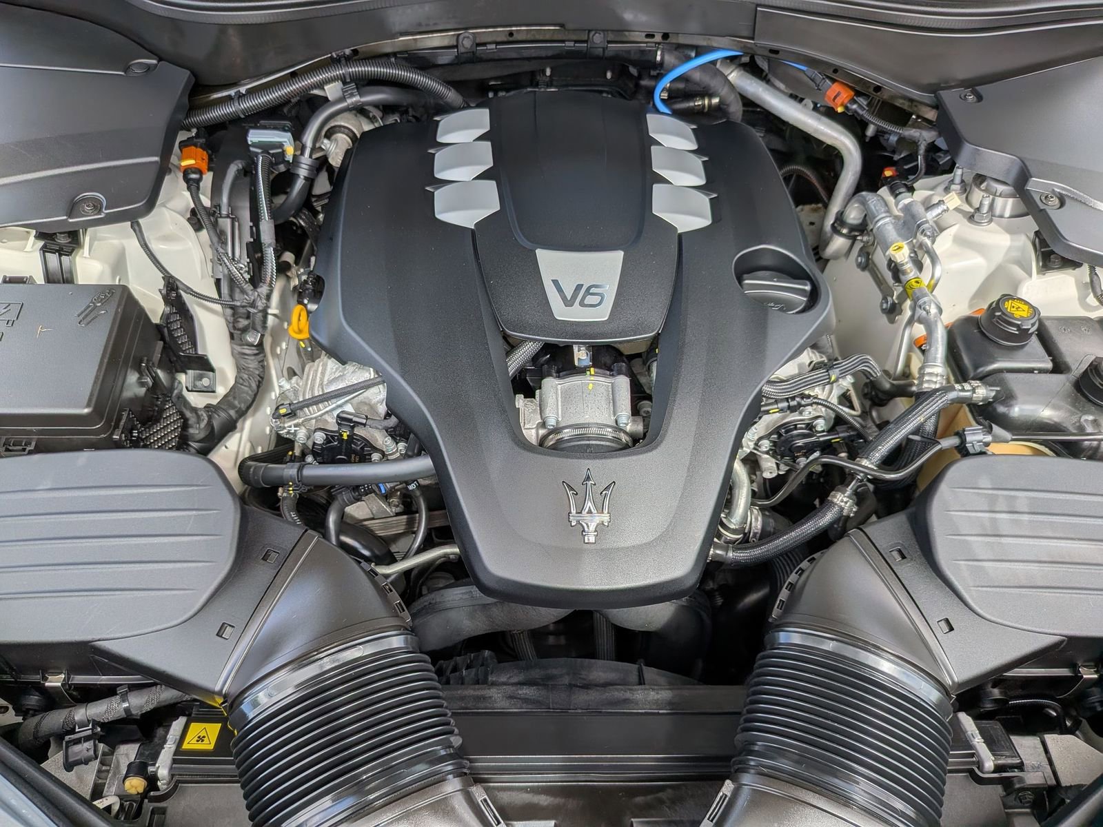 Used 2022 Maserati Levante GT image 40