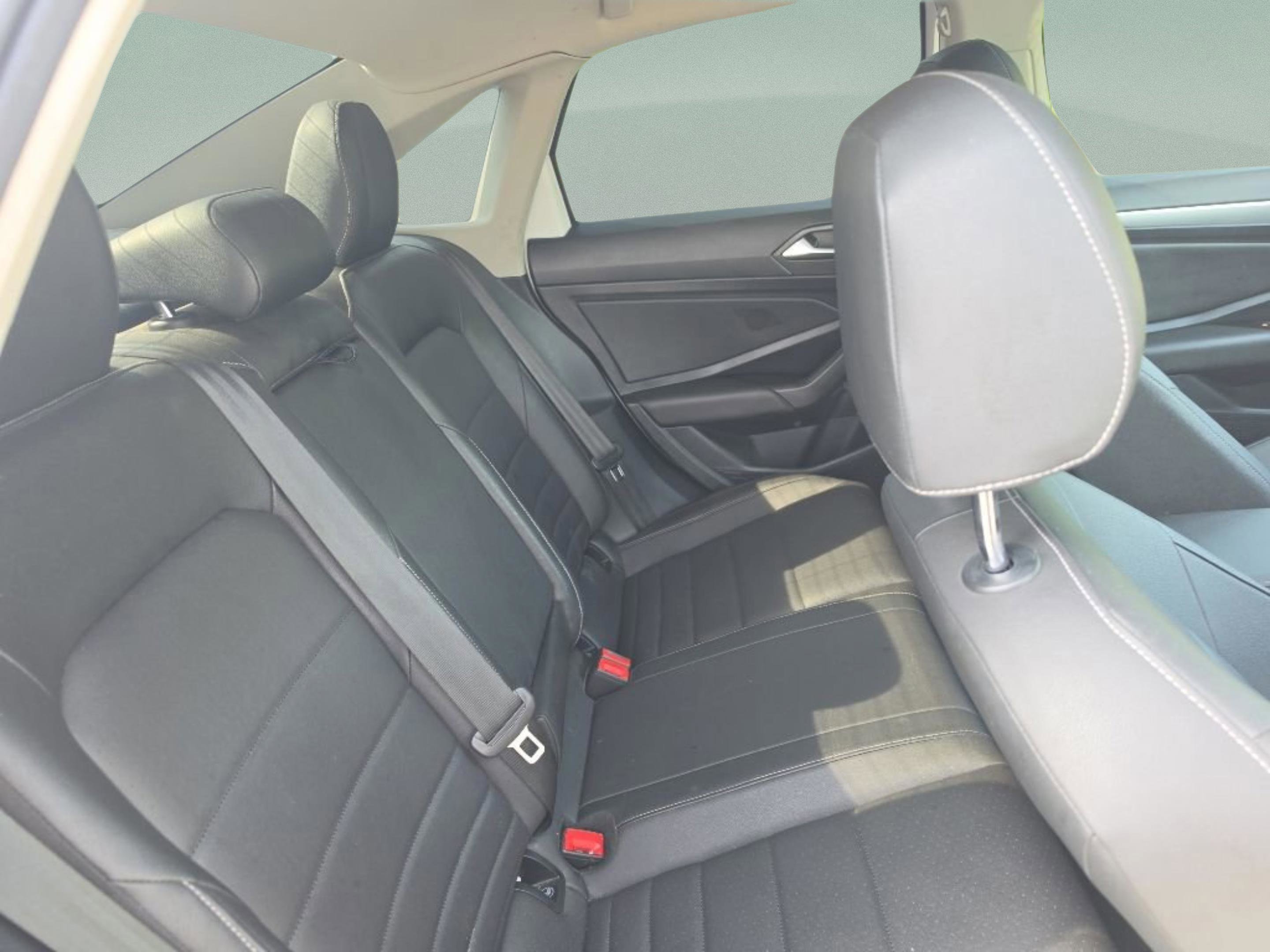 Used 2021 Volkswagen Jetta SE FWD image 26