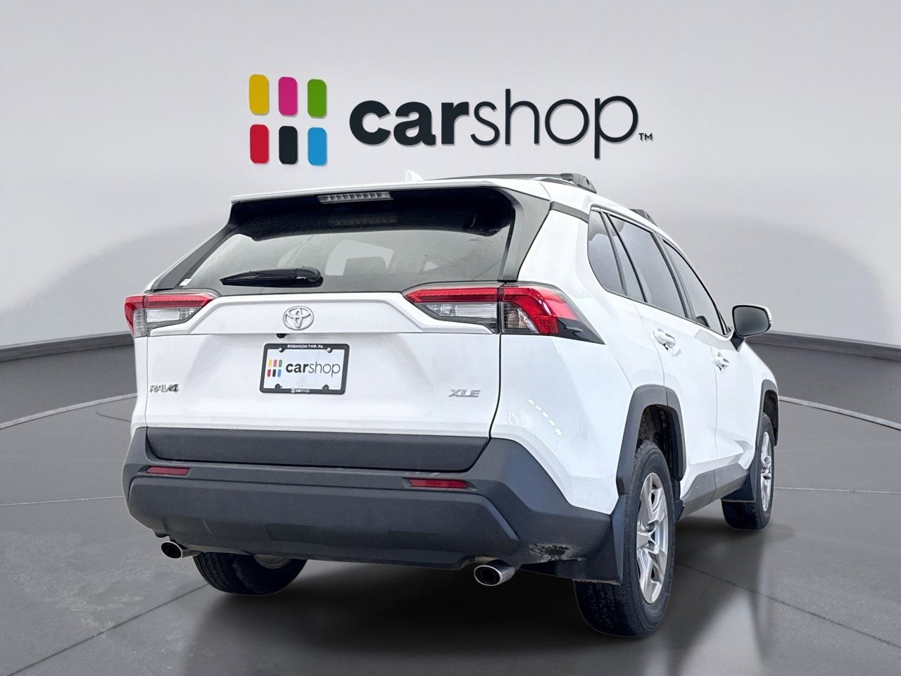 Used 2024 Toyota RAV4 XLE w/ Convenience Package FWD image 5