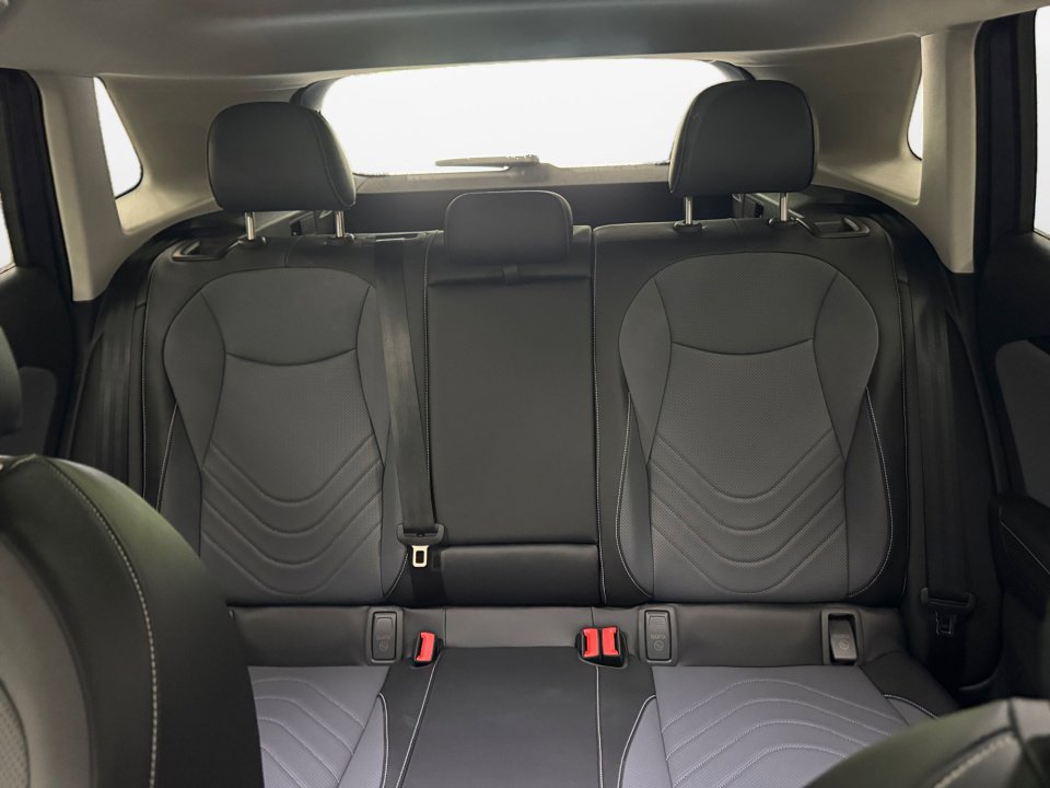 New 2026 Volkswagen Tiguan SE FWD image 12