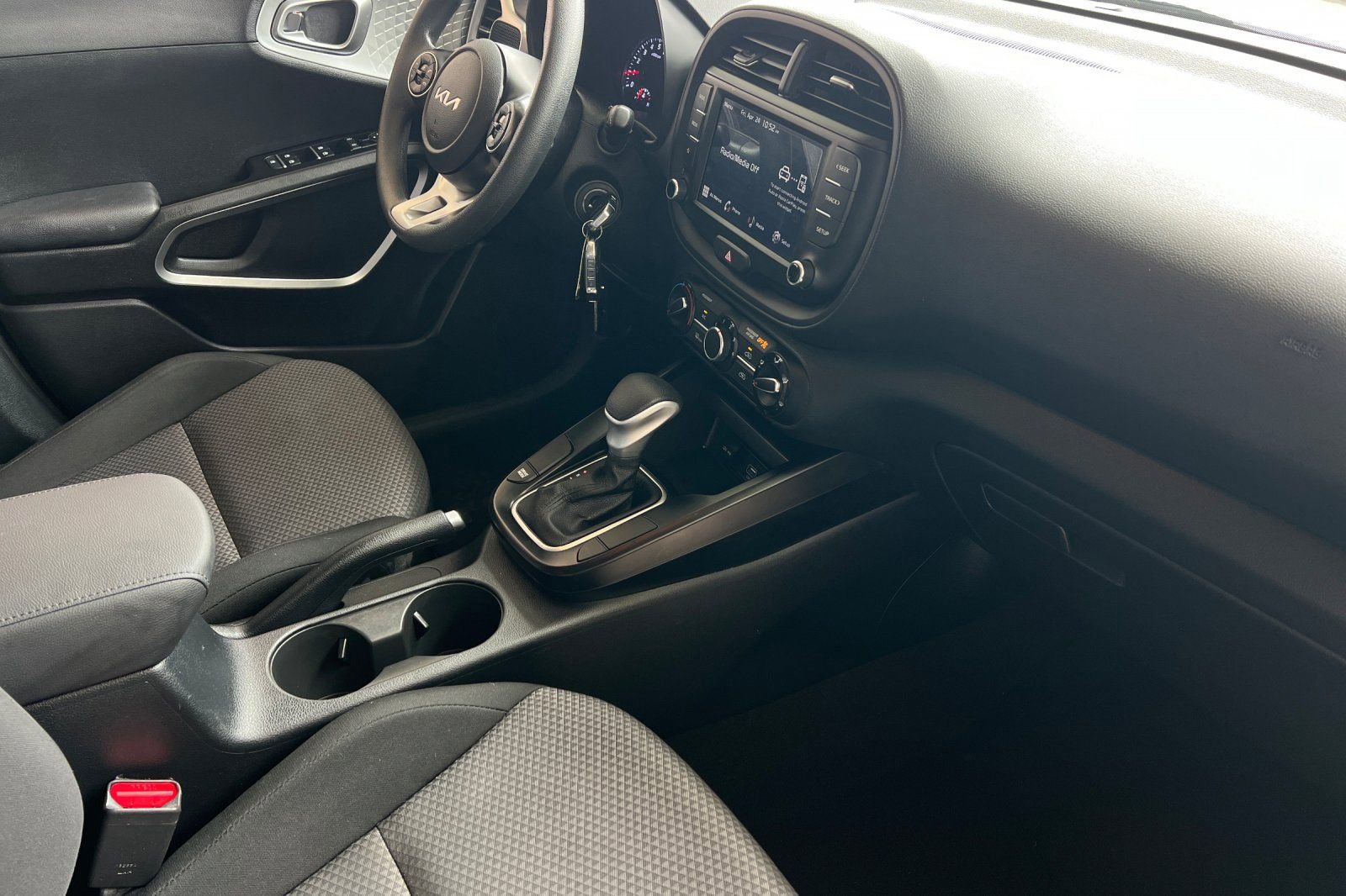 Certified 2022 Kia Soul LX FWD image 16