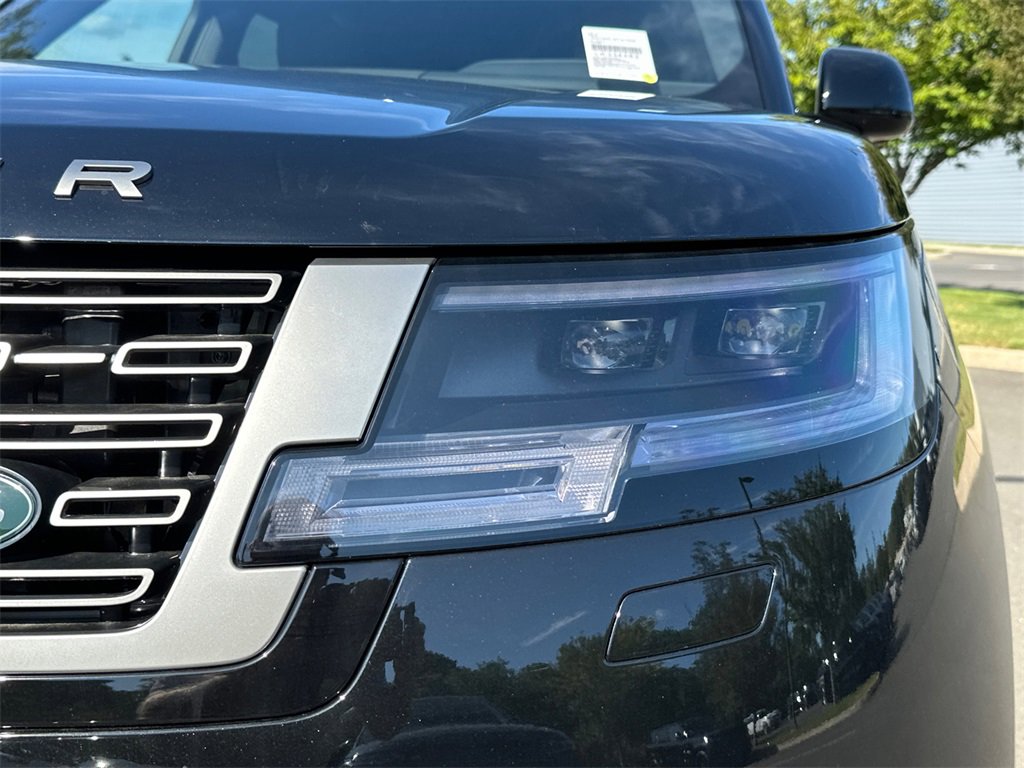 New 2025 Land Rover Range Rover SE image 7