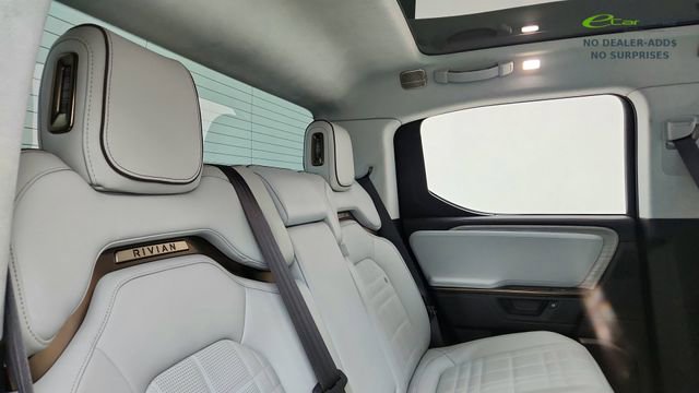 Used 2025 Rivian R1T Premium AWD/4WD image 26