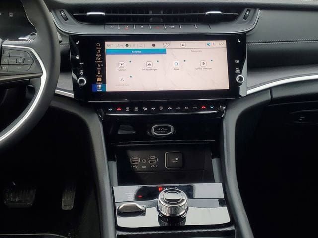 New 2026 Jeep Grand Cherokee Limited w/ Limited Altitude Package image 18