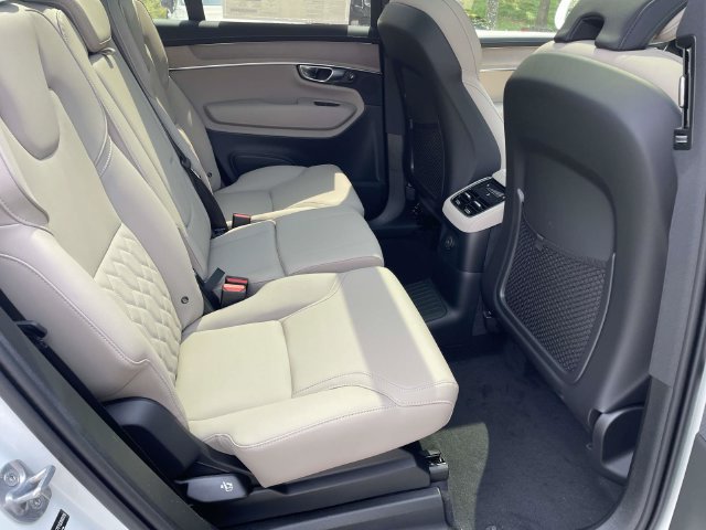 New 2026 Volvo XC90 B6 Plus w/ Protection Package Premier AWD/4WD image 21