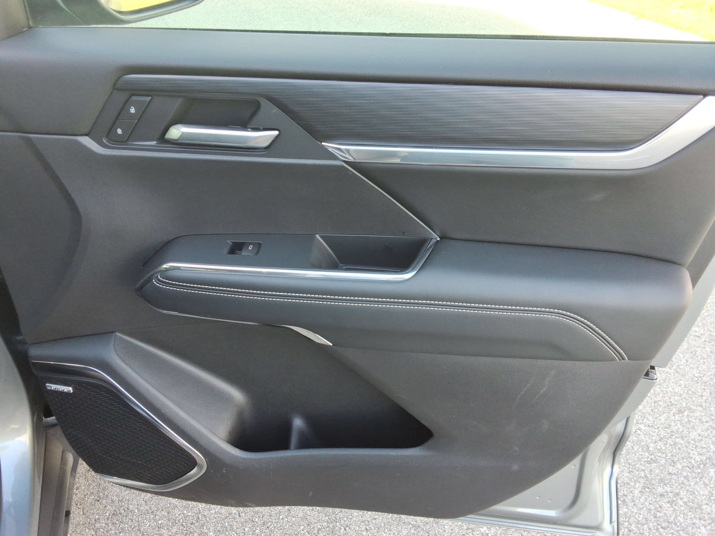 Used 2026 GMC Acadia Elevation FWD image 27