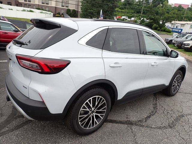 New 2025 Ford Escape SE w/ Class II Trailer Tow Package FWD image 6