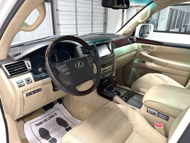 Used 2011 Lexus LX 570 4WD w/ Luxury Pkg image 13