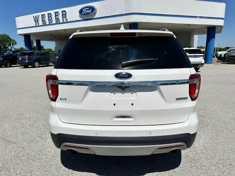 Used 2016 Ford Explorer XLT w/ Equipment Group 201A FWD image 4